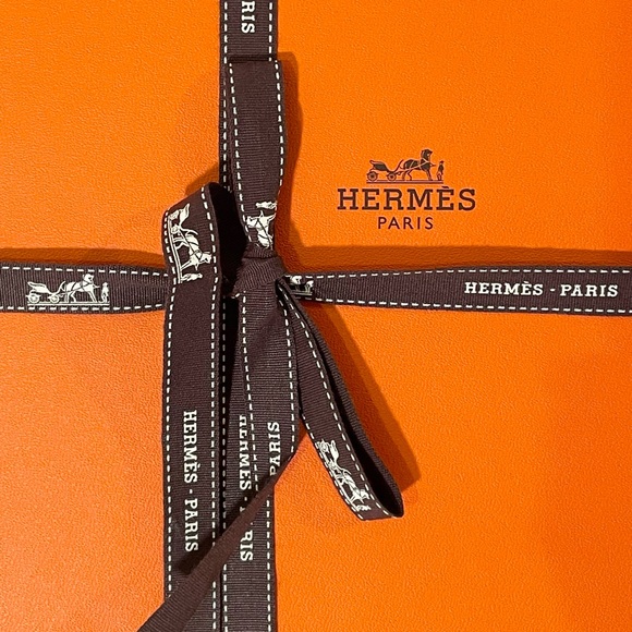 Hermes Scarf Box with Hermes Ribbon - Picture 3 of 6